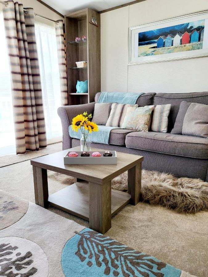 Luxury Woodland Retreat Holiday Home - Shorefield Country Park Downton  Bagian luar foto