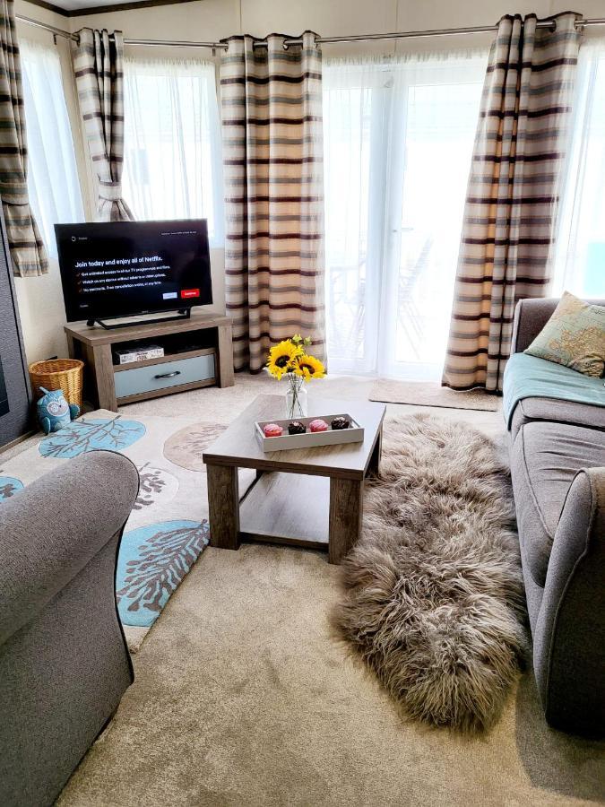 Luxury Woodland Retreat Holiday Home - Shorefield Country Park Downton  Bagian luar foto